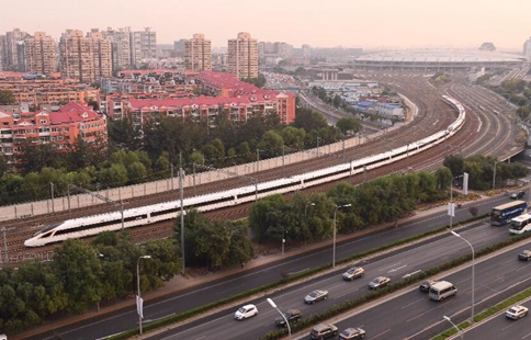 China Focus: Beijing-Shanghai railway speed rises to 350 kph