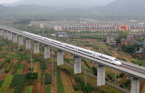 New high-speed railway line opens in China