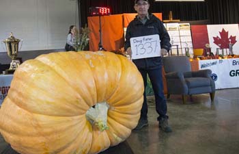 Giant Pumpkin Competition draws crowds in Canada