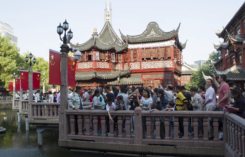 Economic Watch: Tourism booming during China's National Day holiday