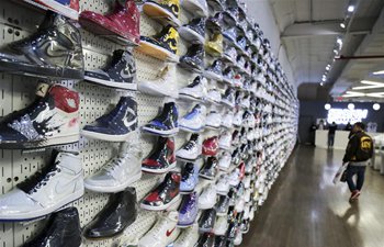 Feature: U.S. sneaker dealer discovers niche market in China via online platform