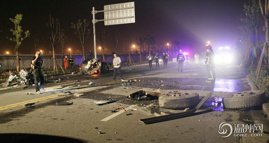 温州：撞大货奥迪Q57死1伤 方圆百米都是碎片
