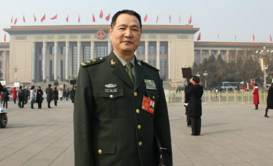 全国政协委员、南京军区原副司令员王洪光中将