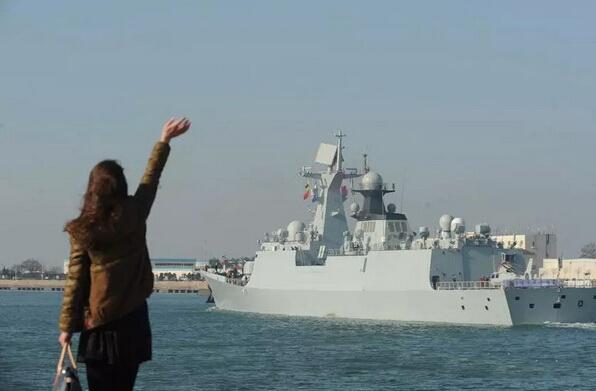 中国战舰停靠也门港口 准备撤离中国公民