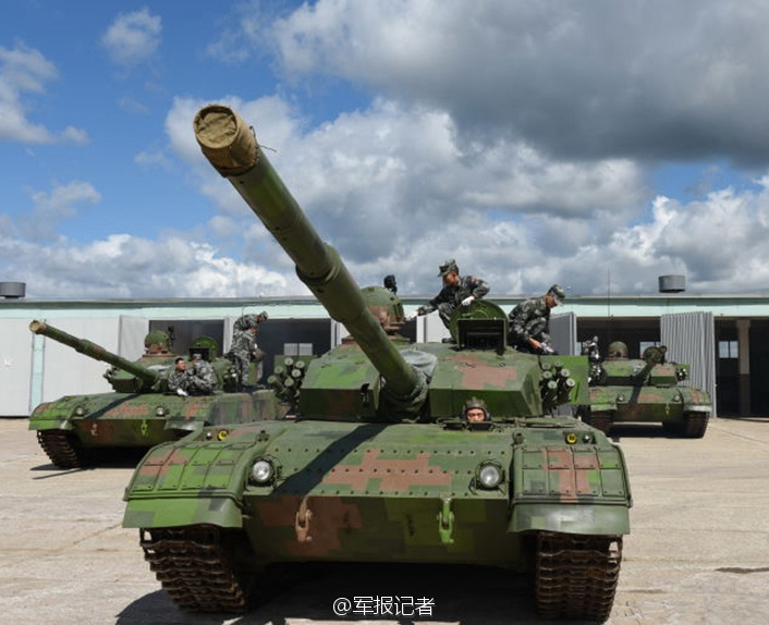 高清：解放军赴俄96式坦克赛前准备照片曝光【2】