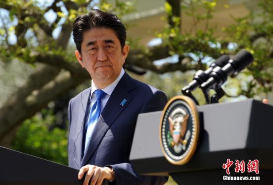 “十年磨一谈”：安倍今将为日本历史观再定调