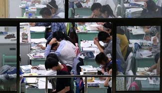 Senior high students prepare for national college entrance exams