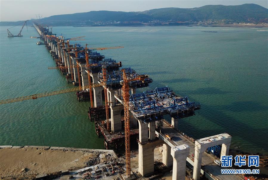 （经济）（2）平潭海峡公铁两用大桥加紧建设 