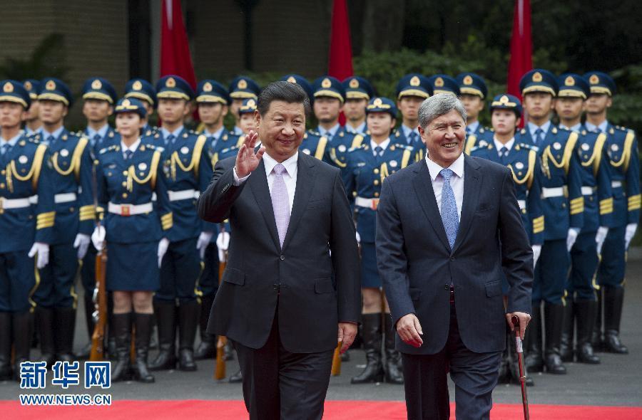 5月18日，国家主席习近平在上海同吉尔吉斯斯坦总统阿坦巴耶夫举行会谈。“深化中吉战略伙伴关系 共同打击‘三股势力’”