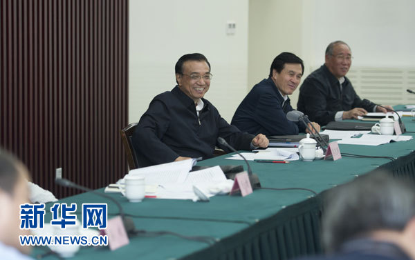 这是5月22日，李克强在赤峰召开企业和金融机构座谈会。 新华社记者谢环驰摄