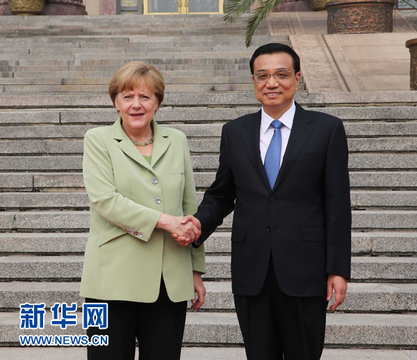 7月7日，中国国务院总理李克强在北京人民大会堂同德国总理默克尔举行会谈。 新华社记者 刘卫兵 摄 