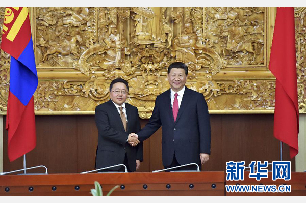 8月21日，国家主席习近平在乌兰巴托同蒙古国总统额勒贝格道尔吉举行会谈。 新华社记者 李涛 摄 