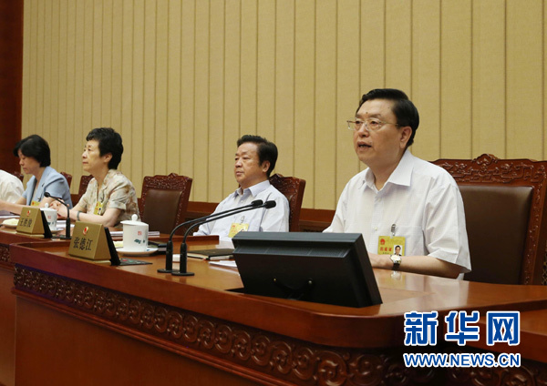张德江出席十二届全国人大常委会第十次会议闭幕会并发表讲话 新华社记者刘卫兵摄