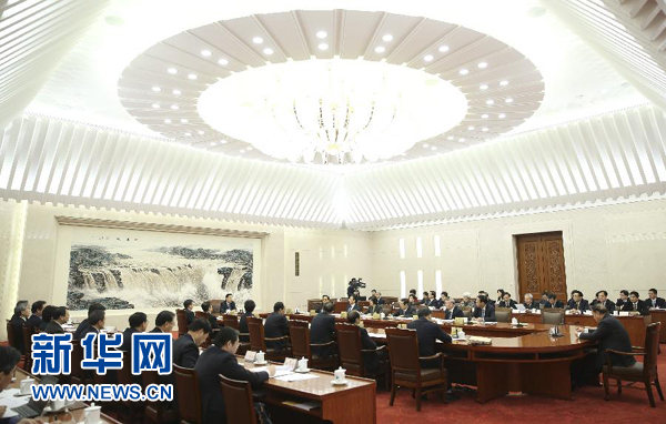 12月26日，十二届全国人大常委会第三十八次委员长会议在北京人民大会堂举行。张德江委员长主持会议。 新华社记者 丁林 摄