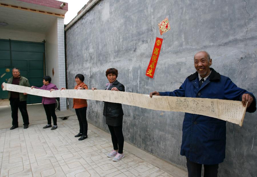 河北古稀老人手绘70米画卷记录农村70年变迁