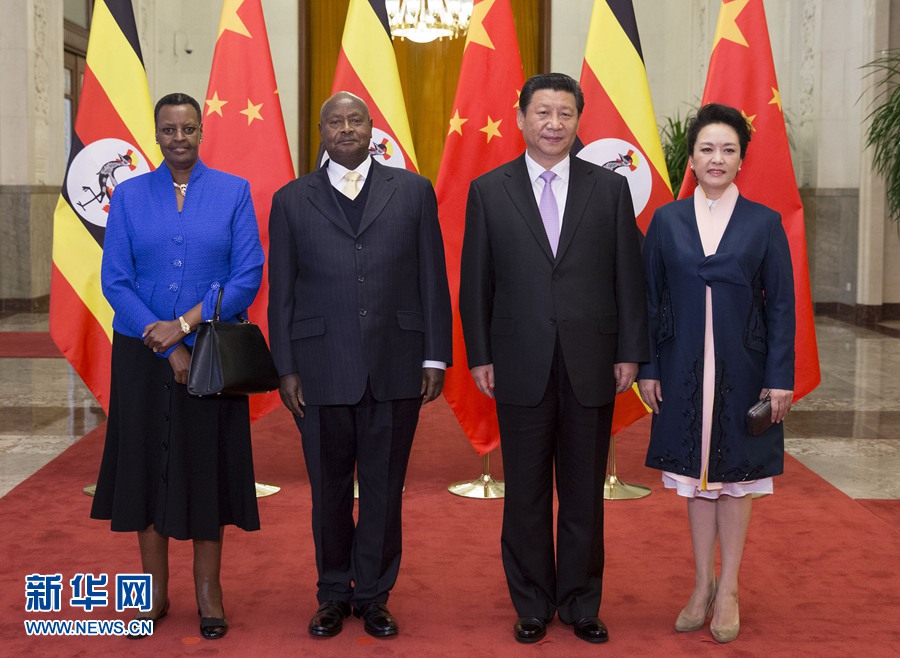 3月31日，国家主席习近平在北京人民大会堂同乌干达总统穆塞韦尼举行会谈。会谈前，习近平在人民大会堂北大厅为穆塞韦尼举行欢迎仪式。 新华社记者 黄敬文 摄
