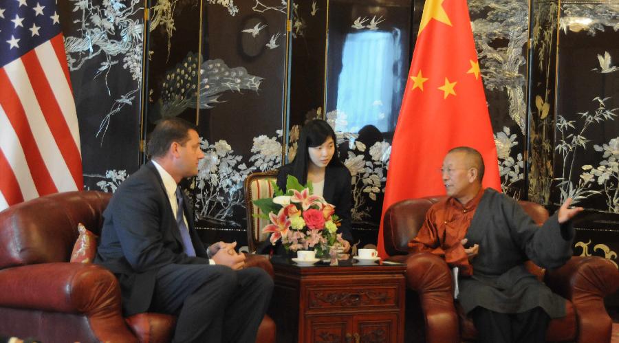 （XHDW）（1）全国人大西藏代表团访问旧金山