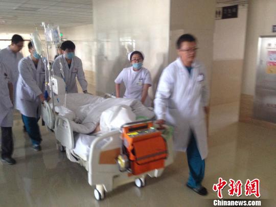 黑龙江警匪枪战中受伤民警仍在抢救牺牲消息不实