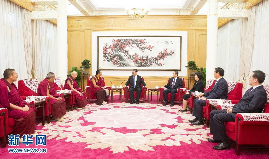 6月10日，中共中央总书记、国家主席、中央军委主席习近平在北京中南海接受班禅额尔德尼·确吉杰布的拜见。 新华社记者 兰红光摄
