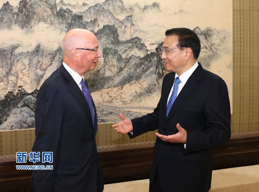 6月17日，国务院总理李克强在北京中南海紫光阁会见世界经济论坛主席施瓦布。 新华社记者 庞兴雷 摄