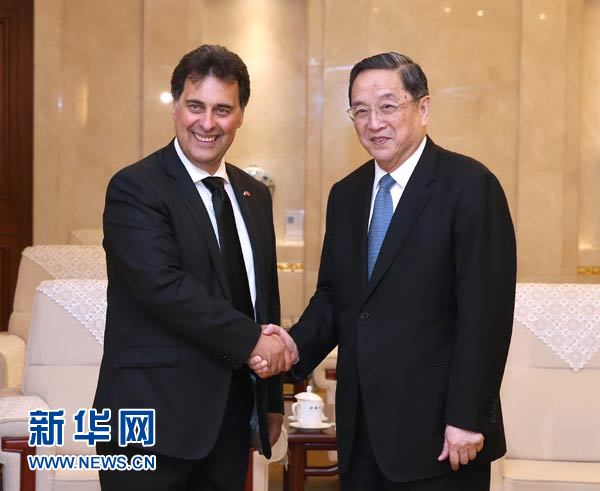 6月18日，全国政协主席俞正声在北京会见斯洛文尼亚国民委员会主席贝尔瓦尔。 新华社记者 庞兴雷 摄