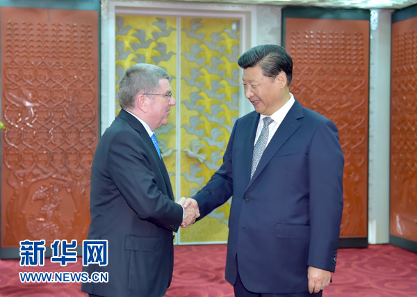 2015年8月22日，國家主席習近平在北京國家體育場會見國際奧會主席巴赫。 新華社記者 李濤 攝