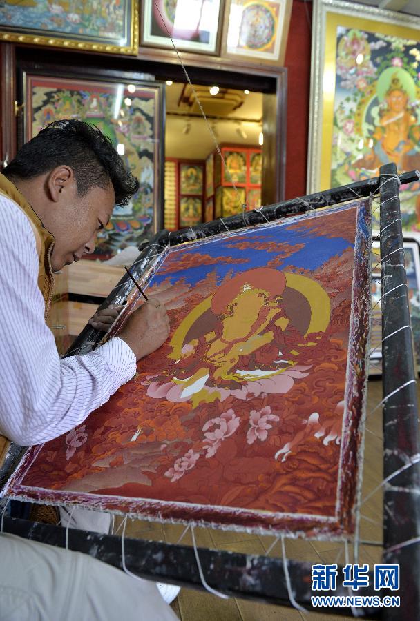 （西藏50年）（2）唐卡画中有神韵
