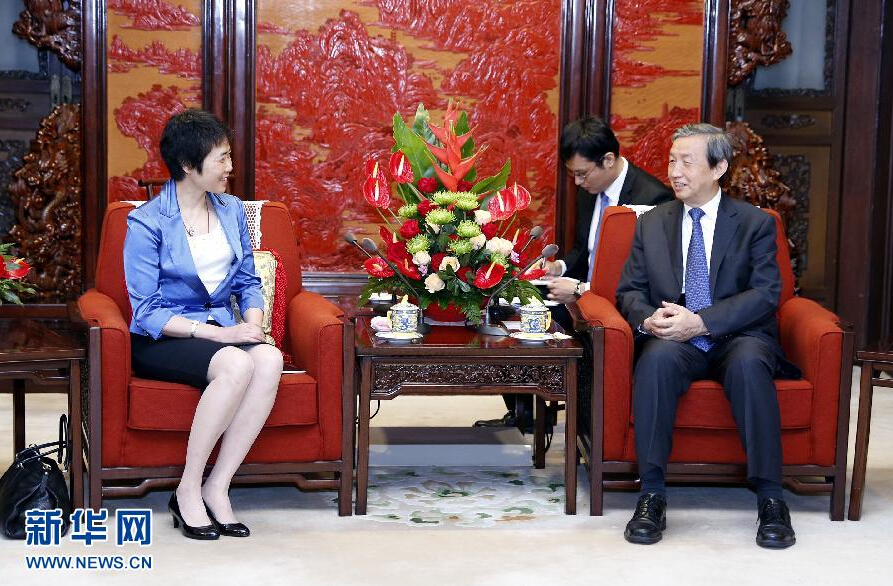 9月30日，国务院副总理马凯在北京中南海紫光阁会见国际民航组织秘书长柳芳。 新华社记者 鞠鹏 摄