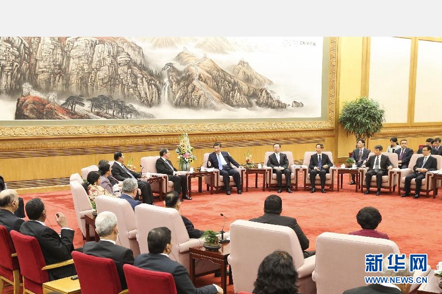 10月15日，中共中央总书记、国家主席习近平在北京会见出席亚洲政党丝绸之路专题会议的外方主要代表。新华社记者黄敬文摄 