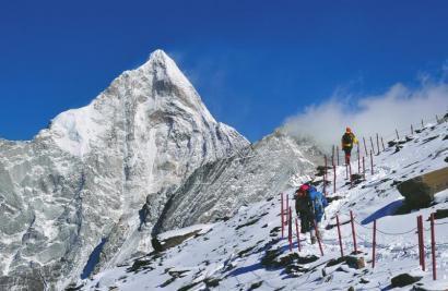 四姑娘山每年都会迎来大量登山者。本报资料图片