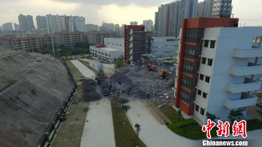 南宁教育局回应“教学楼刚建好就拆”：有安全隐患