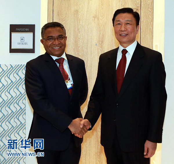 1月21日，在瑞士达沃斯，中国国家副主席李源潮（右）会见东帝汶总理阿劳若。新华社记者罗欢欢摄