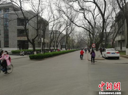 北京大学校园内 张尼 摄