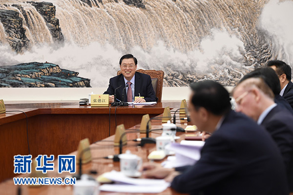 4月27日，十二届全国人大常委会第六十八次委员长会议在北京人民大会堂举行，张德江委员长主持。 新华社记者谢环驰摄