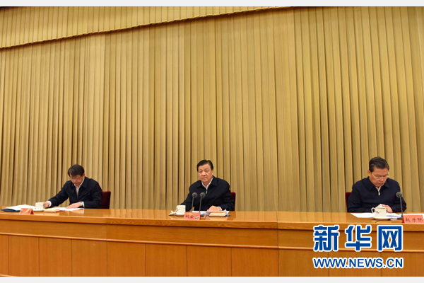 5月6日，中共中央政治局常委、中央书记处书记刘云山在北京出席学习贯彻《关于深化人才发展体制机制改革的意见》座谈会并讲话。　　新华社记者 饶爱民 摄