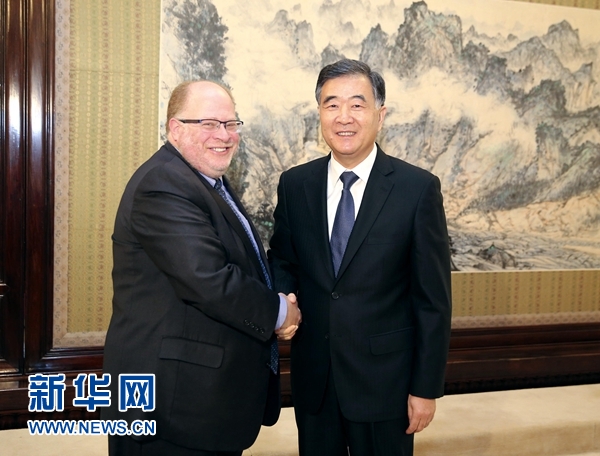 5月17日，国务院副总理汪洋在北京中南海紫光阁会见美国彼得森国际经济研究所所长亚当·波森。 新华社记者 丁林 摄