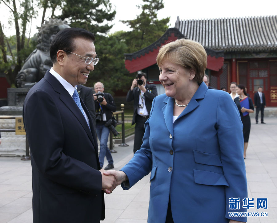 6月12日，国务院总理李克强在北京会见来华进行正式访问并举行第四轮中德政府磋商的德国总理默克尔。 新华社记者 庞兴雷 摄 