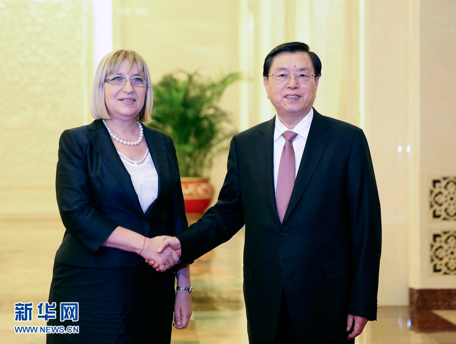 6月27日，全国人大常委会委员长张德江在北京人民大会堂与保加利亚议长察切娃举行会谈。 新华社记者 丁林 摄