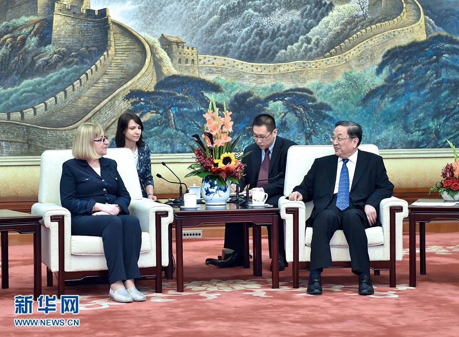6月29日，全国政协主席俞正声在北京人民大会堂会见保加利亚议长察切娃。 新华社记者 李涛 摄