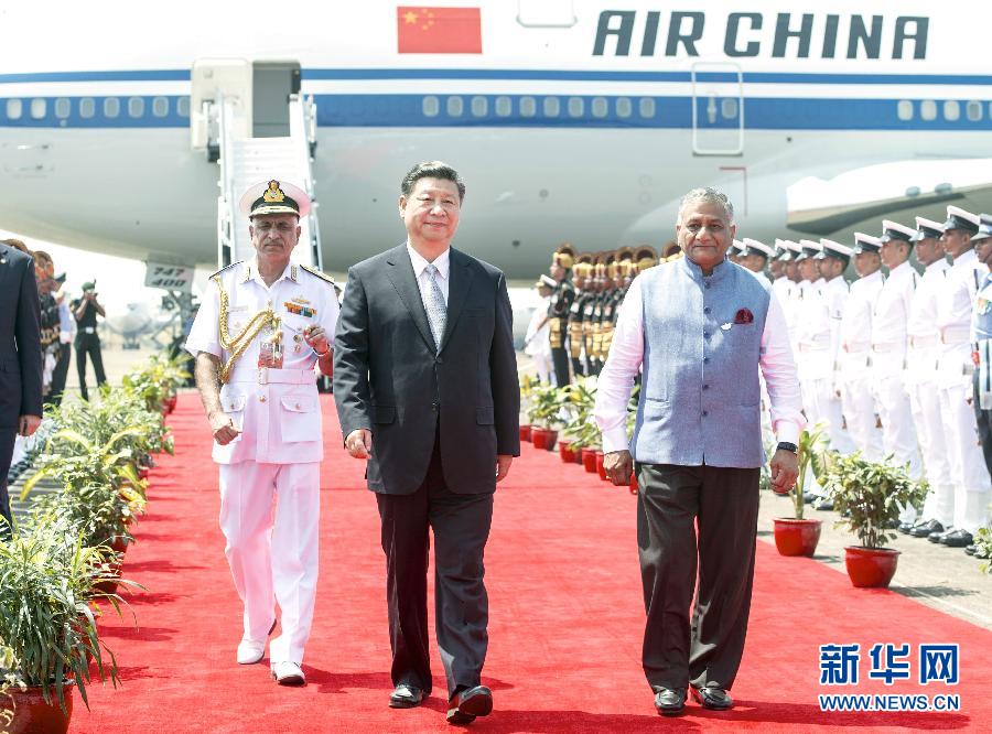 10月15日，国家主席习近平抵达印度果阿，应印度总理莫迪邀请，出席金砖国家领导人第八次会晤。 新华社记者谢环驰摄 