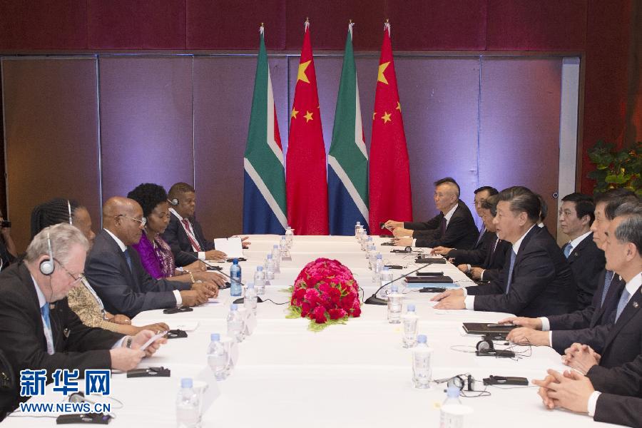 10月15日，国家主席习近平在印度果阿会见南非总统祖马。新华社记者王晔摄 