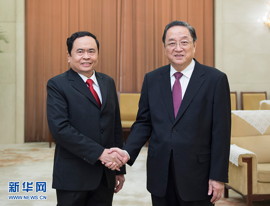 12月22日，全国政协主席俞正声在北京会见越南祖国阵线中央委员会副主席兼秘书长陈青敏。 新华社记者谢环驰摄