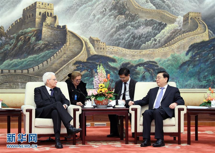 2月23日，全国人大常委会委员长张德江在北京人民大会堂会见意大利总统马塔雷拉。 新华社记者 谢环驰 摄