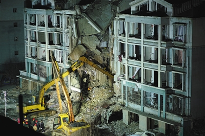 包头居民楼爆炸:一个单元坍塌 3人死亡25人受伤