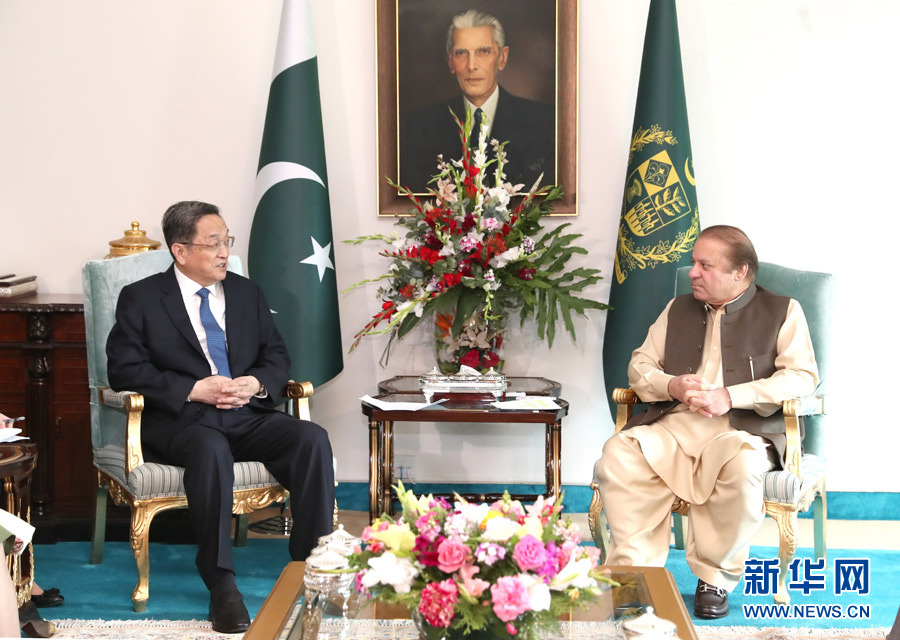4月5日至6日，应巴基斯坦参议院主席拉巴尼邀请，全国政协主席俞正声对巴基斯坦进行正式友好访问。这是4月6日，俞正声在伊斯兰堡会见巴基斯坦总理谢里夫。新华社记者马占成摄
