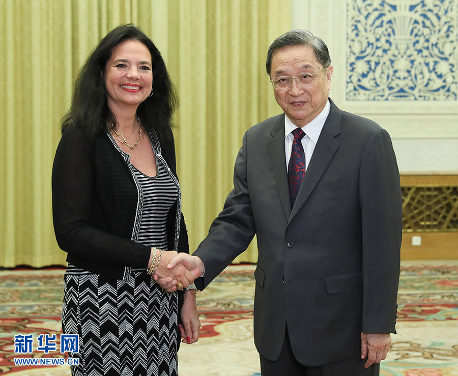 5月7日，全国政协主席俞正声在北京会见比利时联邦参议长德弗莱涅。 新华社记者兰红光摄