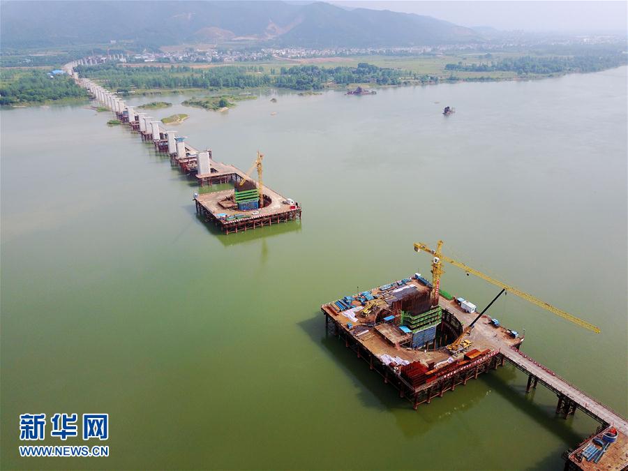 （经济）（1）蒙华铁路赣江特大桥线下工程基本完工