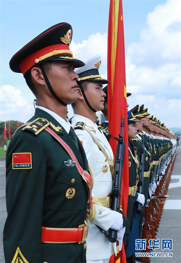 （香港回归二十周年·XHDW）（8）驻港部队接受检阅