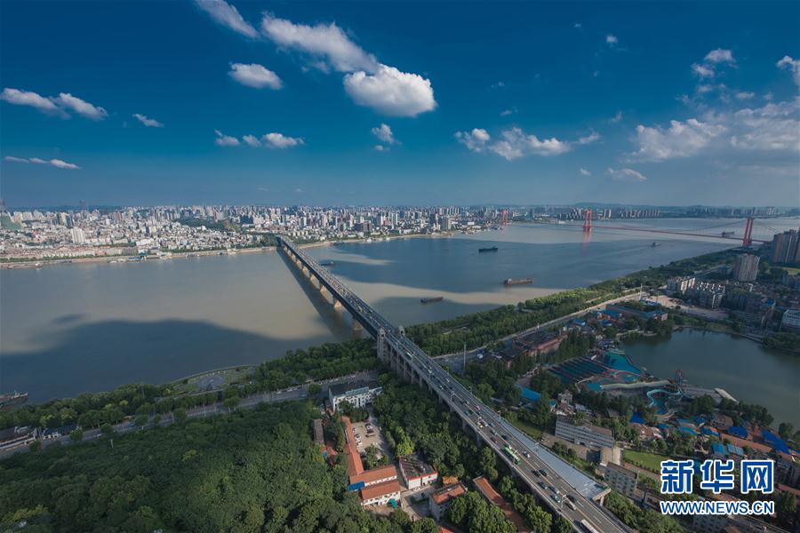 （新华全媒头条·图文互动）（5）从长江第一桥到中国“新名片”——中国桥梁的“成长”故事