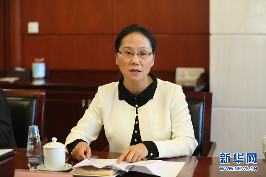云南省科技厅党组书记李松林在分组讨论上发言